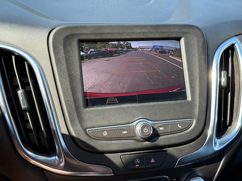 Chevrolet Equinox Vehicle Full-screen Gallery Image 23