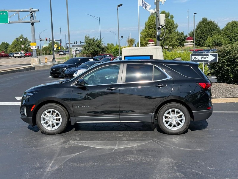 Chevrolet Equinox Vehicle Full-screen Gallery Image 2