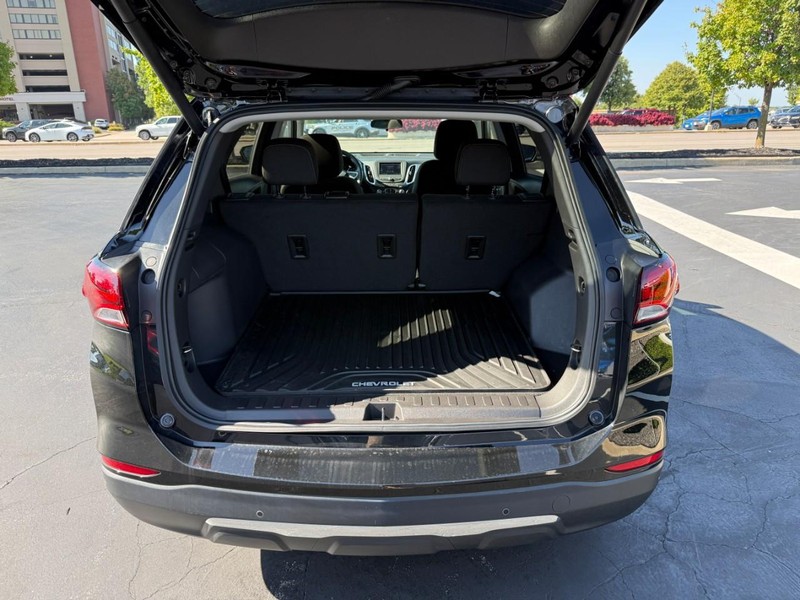 Chevrolet Equinox Vehicle Full-screen Gallery Image 6