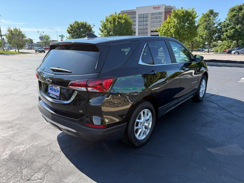Chevrolet Equinox Vehicle Full-screen Gallery Image 8