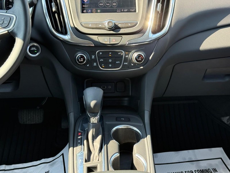 Chevrolet Equinox Vehicle Full-screen Gallery Image 15