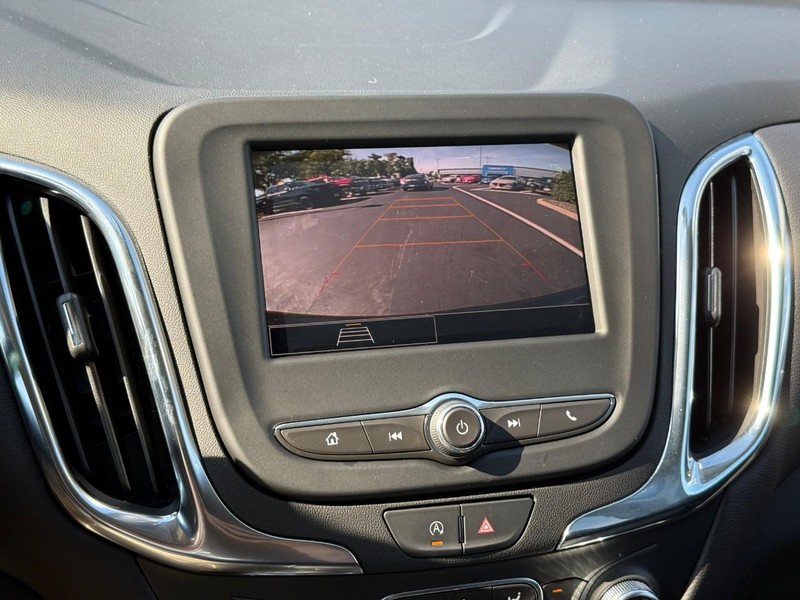 Chevrolet Equinox Vehicle Full-screen Gallery Image 23
