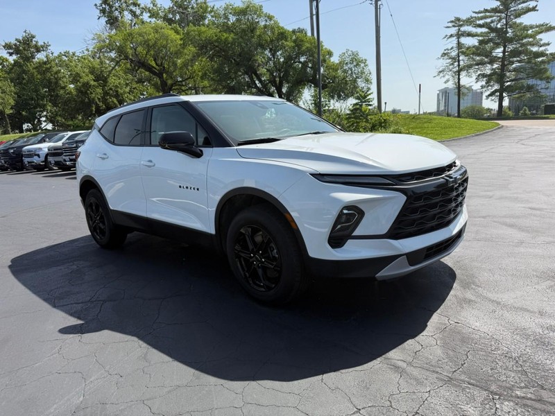 Chevrolet Blazer Vehicle Full-screen Gallery Image 8