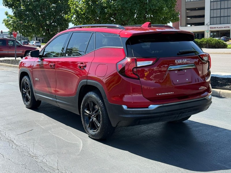 GMC Terrain Vehicle Full-screen Gallery Image 3