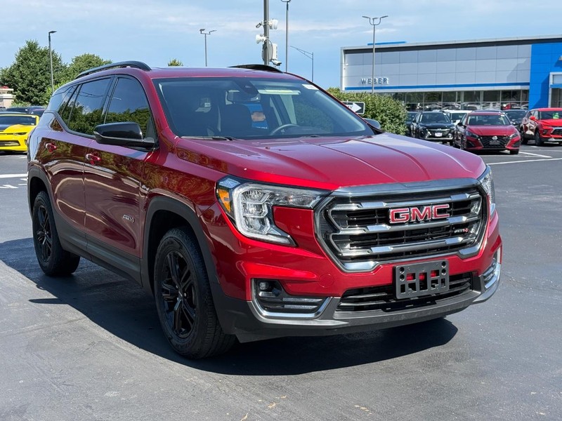 GMC Terrain Vehicle Full-screen Gallery Image 8