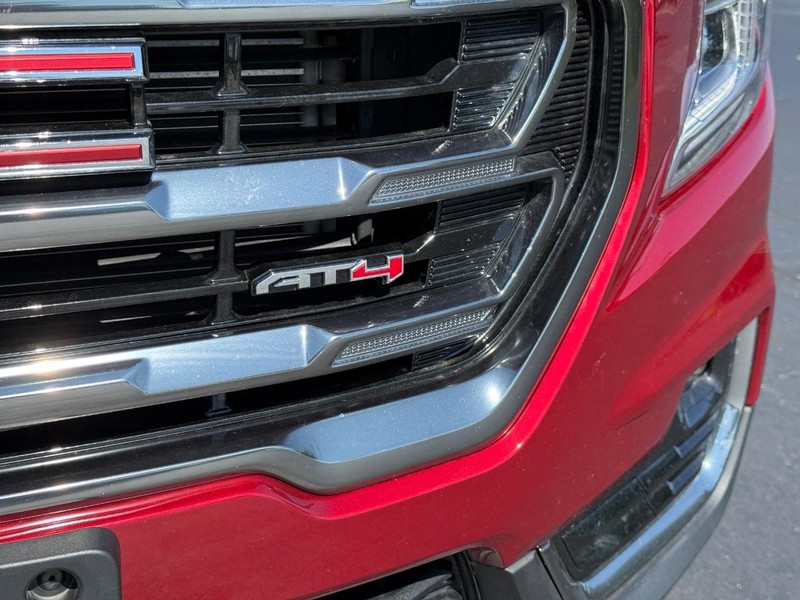 GMC Terrain Vehicle Full-screen Gallery Image 10