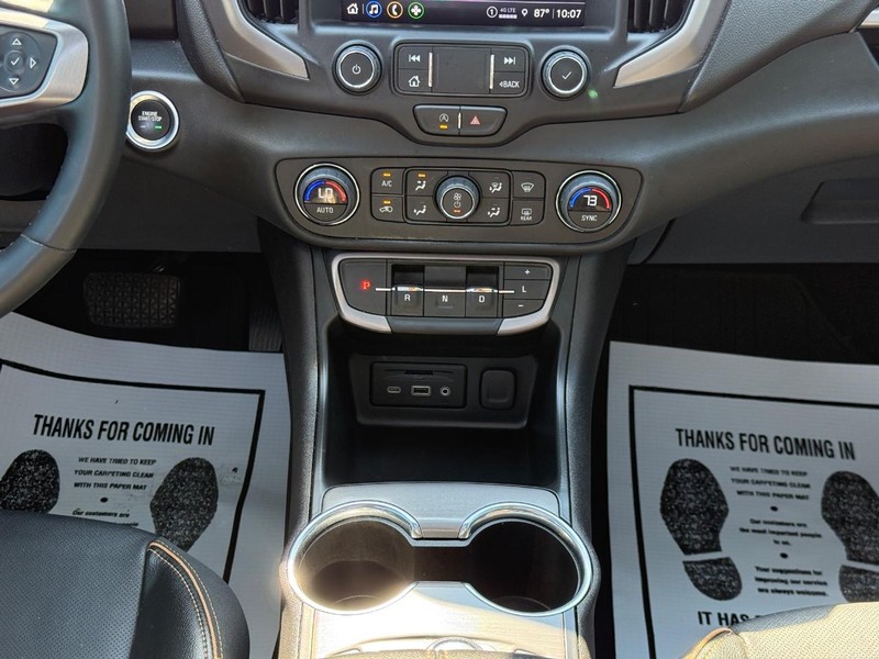 GMC Terrain Vehicle Full-screen Gallery Image 15