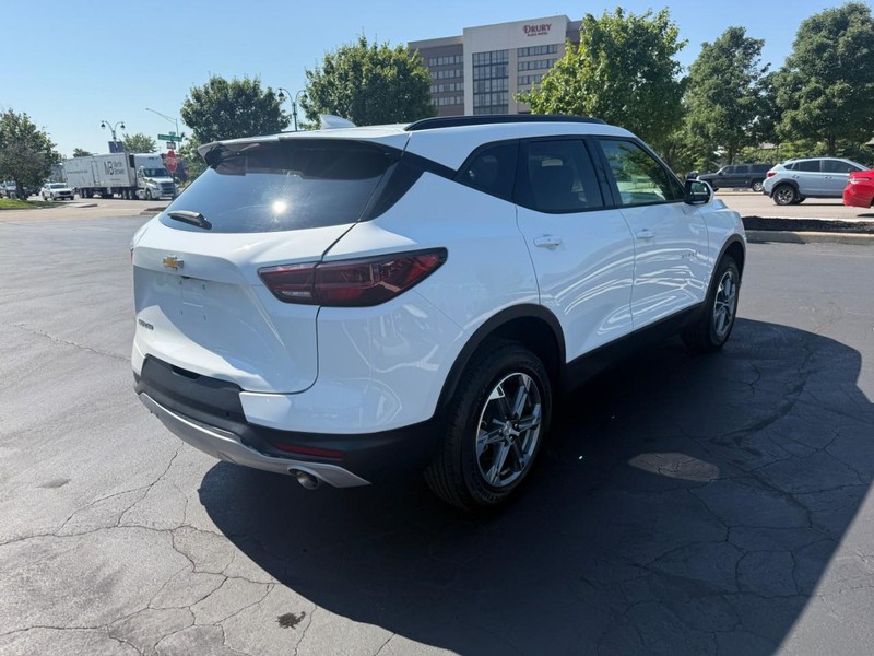 Chevrolet Blazer Vehicle Full-screen Gallery Image 7