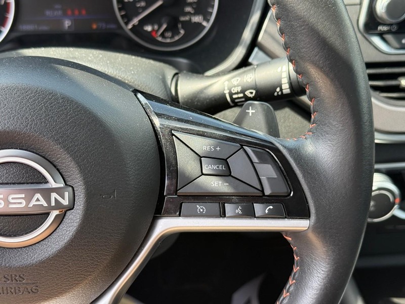 Nissan Altima Vehicle Full-screen Gallery Image 18