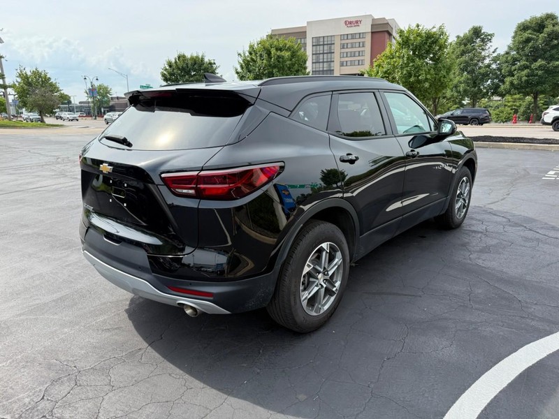 Chevrolet Blazer Vehicle Full-screen Gallery Image 7