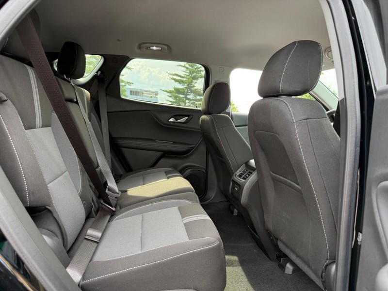 Chevrolet Blazer Vehicle Full-screen Gallery Image 10