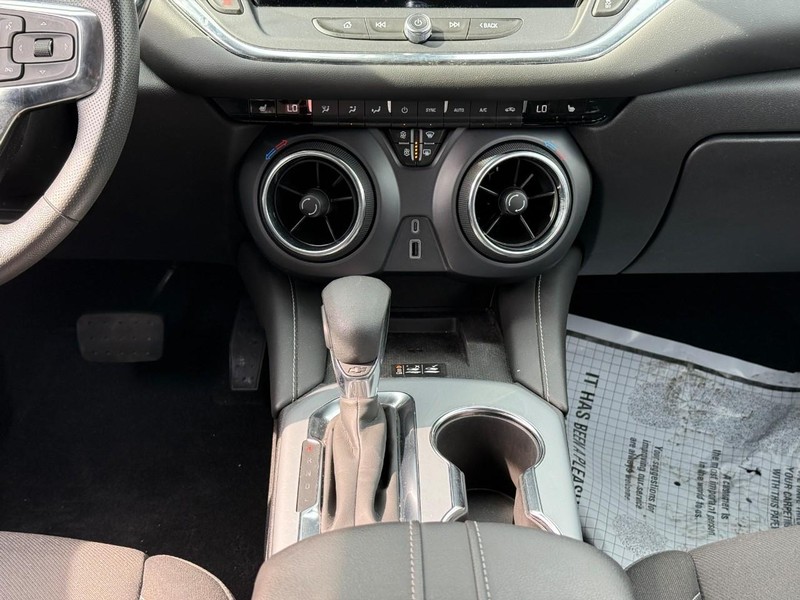 Chevrolet Blazer Vehicle Full-screen Gallery Image 14