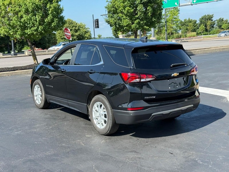 Chevrolet Equinox Vehicle Full-screen Gallery Image 3