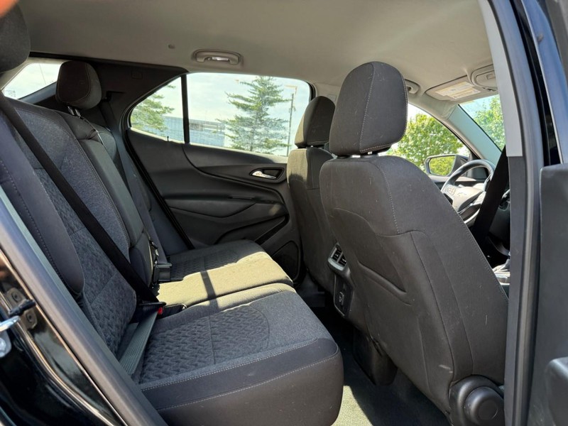 Chevrolet Equinox Vehicle Full-screen Gallery Image 10
