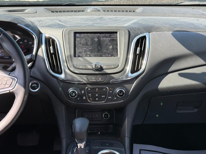 Chevrolet Equinox Vehicle Full-screen Gallery Image 13