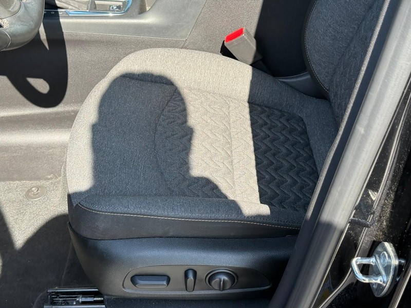 Chevrolet Equinox Vehicle Full-screen Gallery Image 16