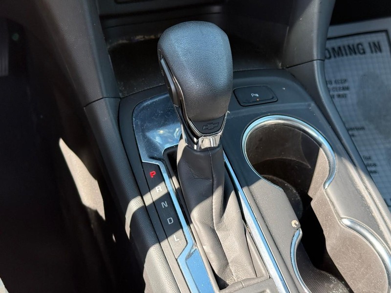 Chevrolet Equinox Vehicle Full-screen Gallery Image 20