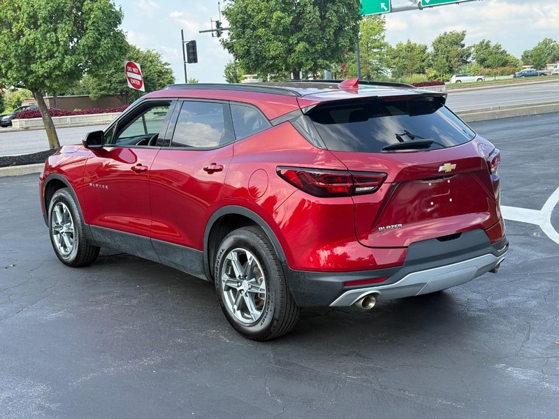 Chevrolet Blazer Vehicle Full-screen Gallery Image 3