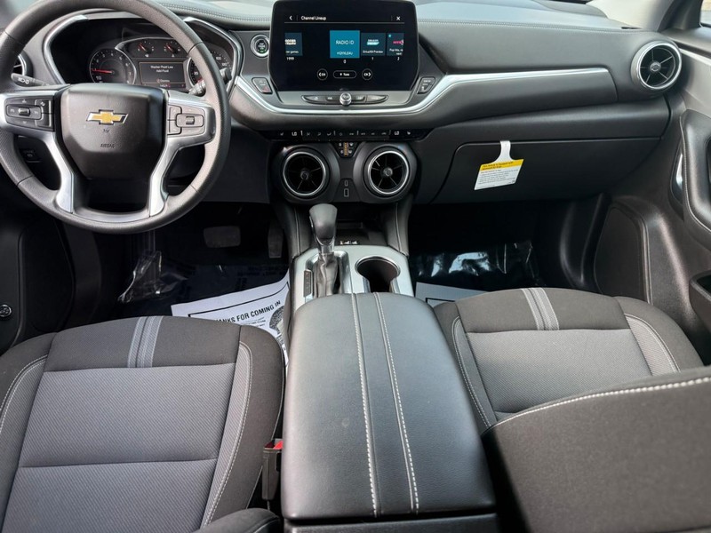 Chevrolet Blazer Vehicle Full-screen Gallery Image 10
