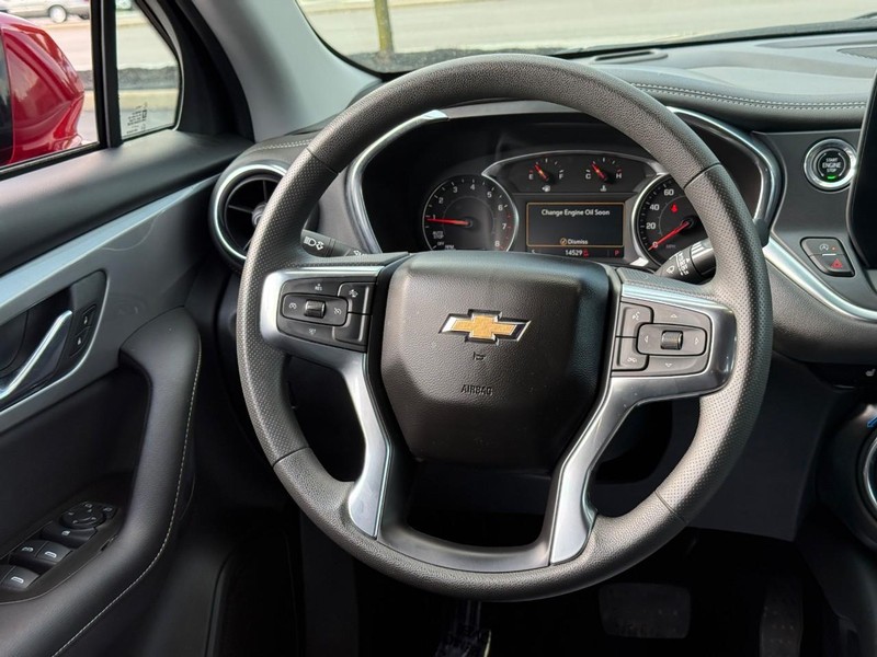 Chevrolet Blazer Vehicle Full-screen Gallery Image 11