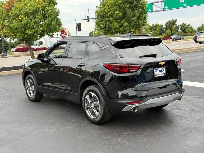 Chevrolet Blazer Vehicle Full-screen Gallery Image 03