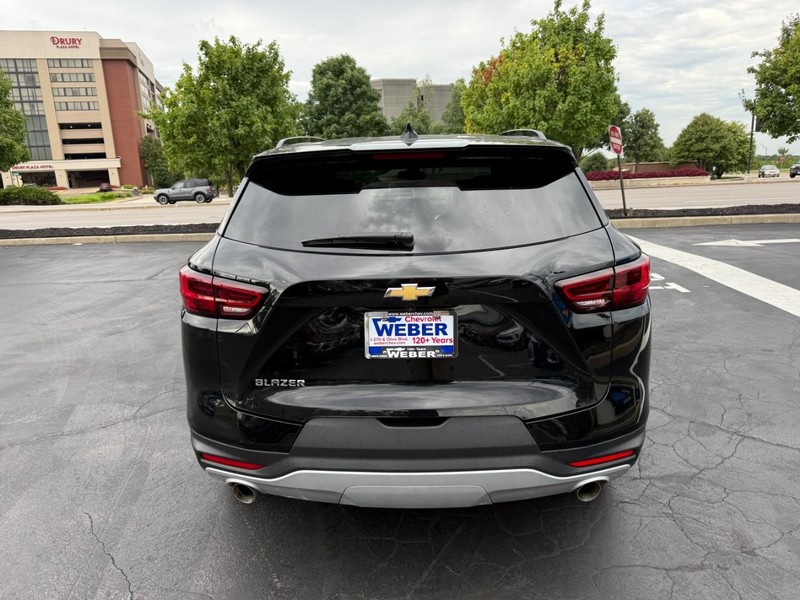 Chevrolet Blazer Vehicle Full-screen Gallery Image 05