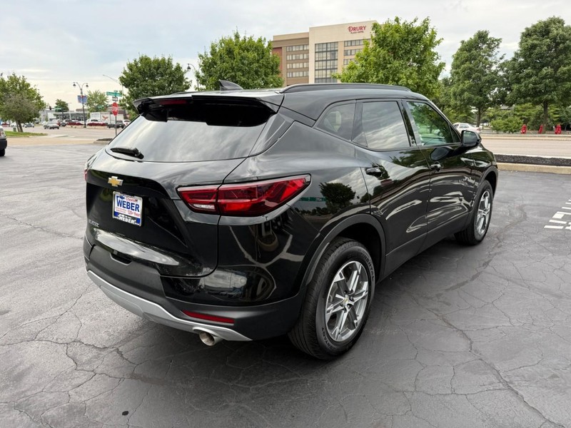 Chevrolet Blazer Vehicle Full-screen Gallery Image 06