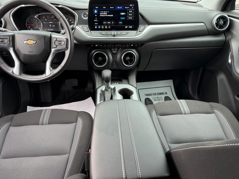 Chevrolet Blazer Vehicle Full-screen Gallery Image 10