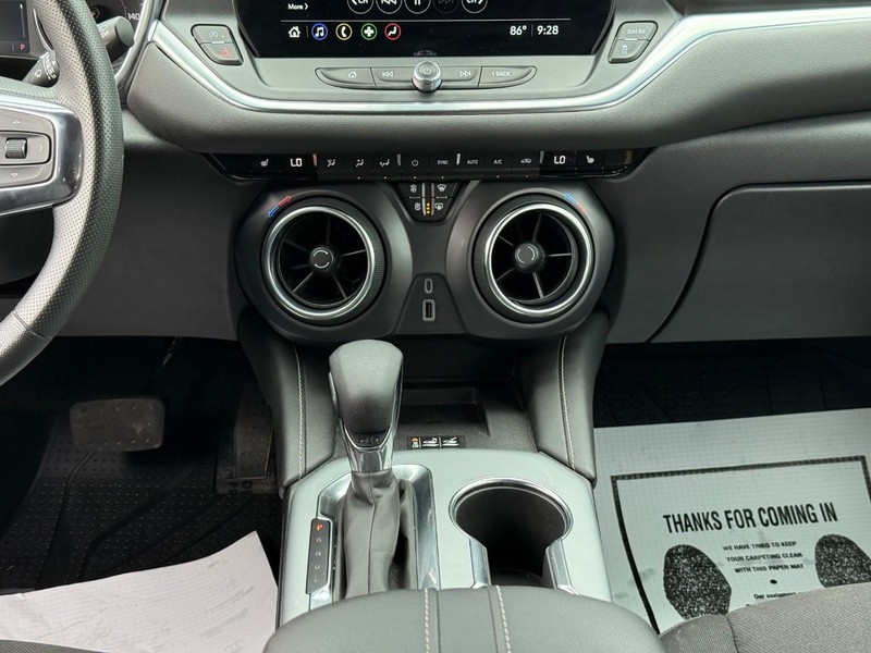 Chevrolet Blazer Vehicle Full-screen Gallery Image 13