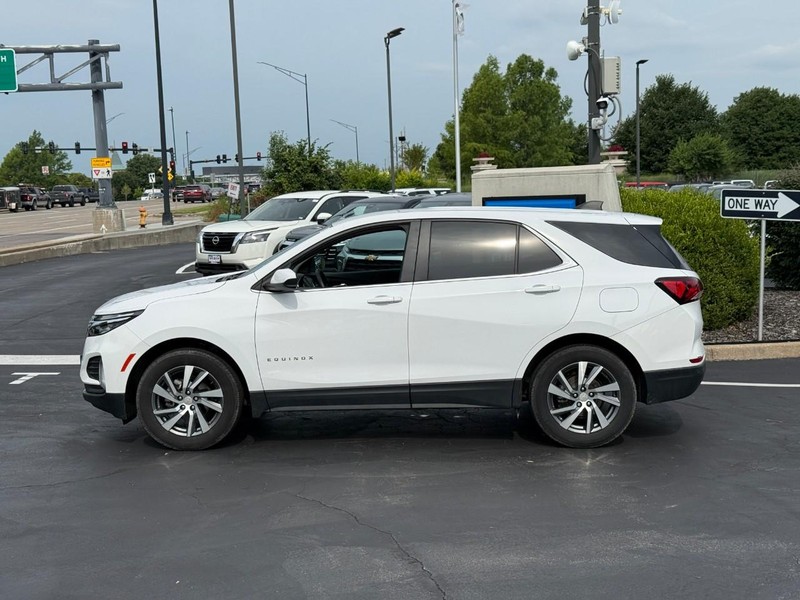 Chevrolet Equinox Vehicle Full-screen Gallery Image 2