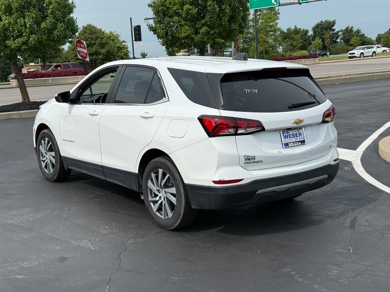 Chevrolet Equinox Vehicle Full-screen Gallery Image 3