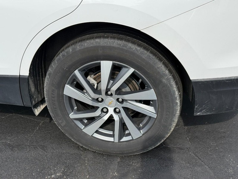 Chevrolet Equinox Vehicle Full-screen Gallery Image 4