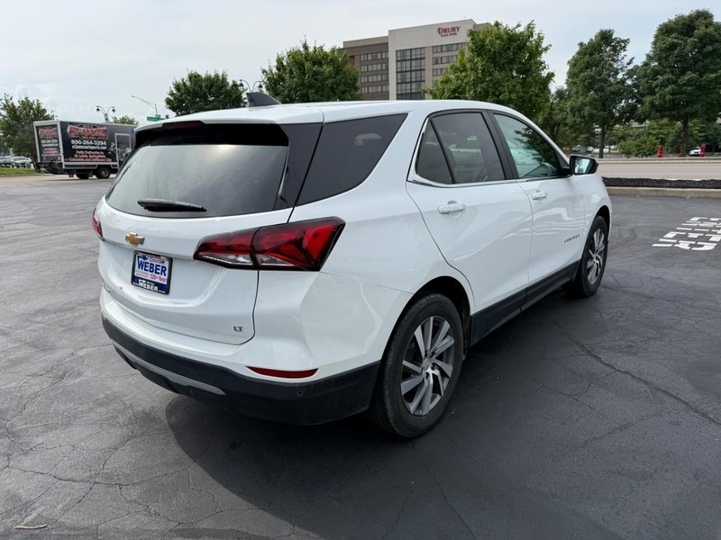 Chevrolet Equinox Vehicle Full-screen Gallery Image 8