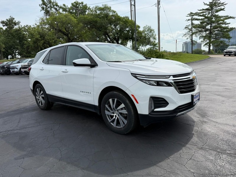 Chevrolet Equinox Vehicle Full-screen Gallery Image 9