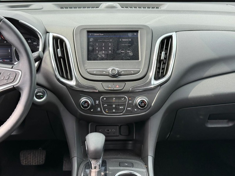 Chevrolet Equinox Vehicle Full-screen Gallery Image 14