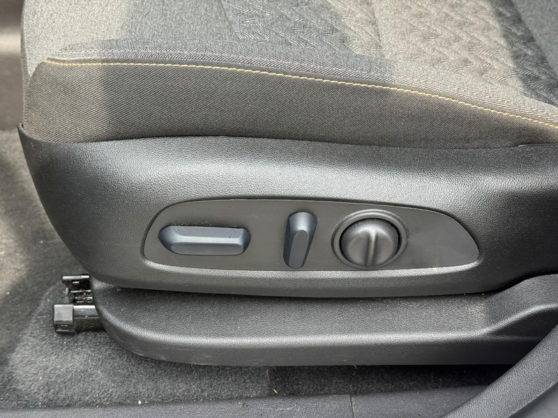 Chevrolet Equinox Vehicle Full-screen Gallery Image 18