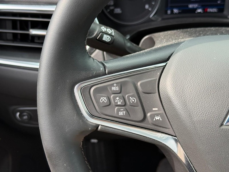 Chevrolet Equinox Vehicle Full-screen Gallery Image 19