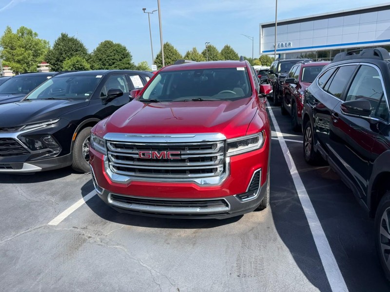 GMC Acadia Vehicle Full-screen Gallery Image 4