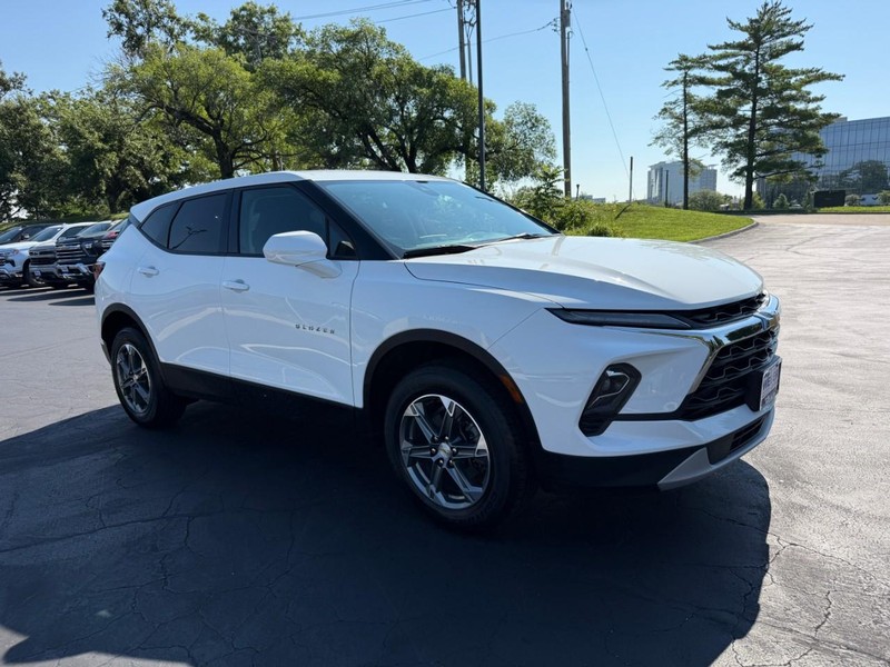 Chevrolet Blazer Vehicle Full-screen Gallery Image 8