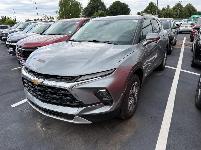 Chevrolet Blazer Vehicle Full-screen Gallery Image 2