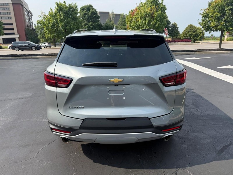 Chevrolet Blazer Vehicle Full-screen Gallery Image 06