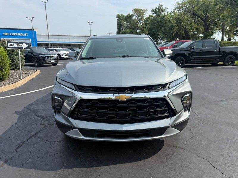 Chevrolet Blazer Vehicle Full-screen Gallery Image 09