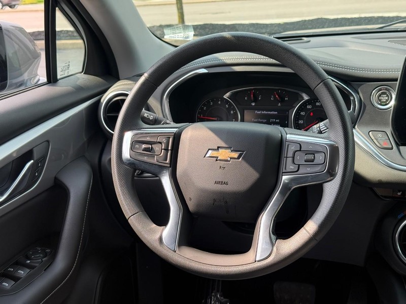 Chevrolet Blazer Vehicle Full-screen Gallery Image 12