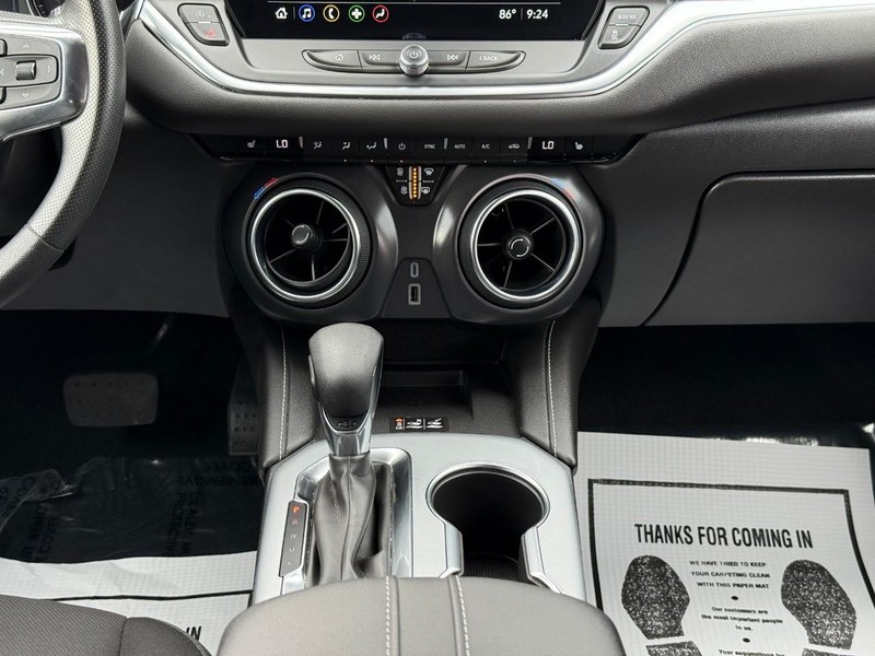 Chevrolet Blazer Vehicle Full-screen Gallery Image 14