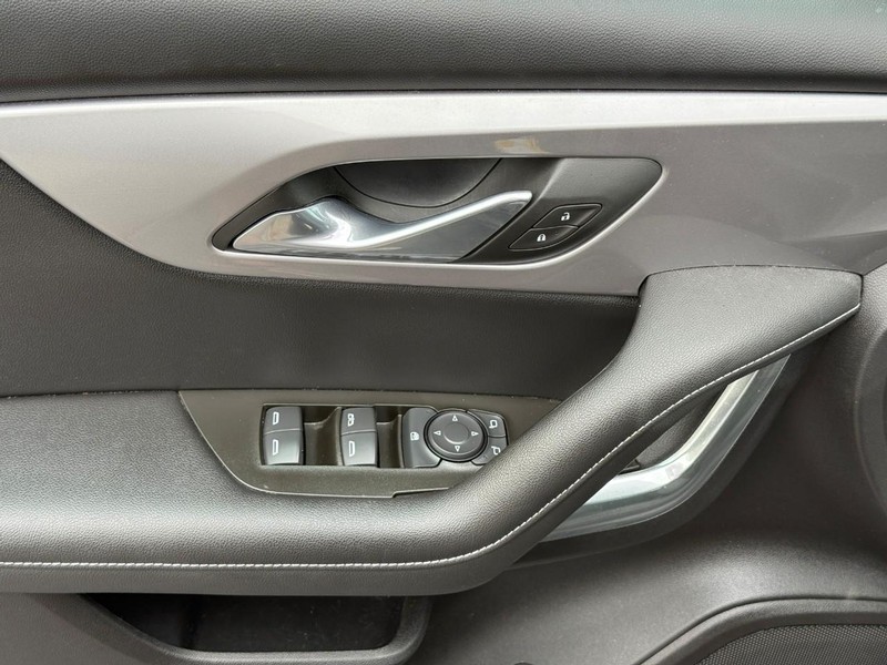Chevrolet Blazer Vehicle Full-screen Gallery Image 15