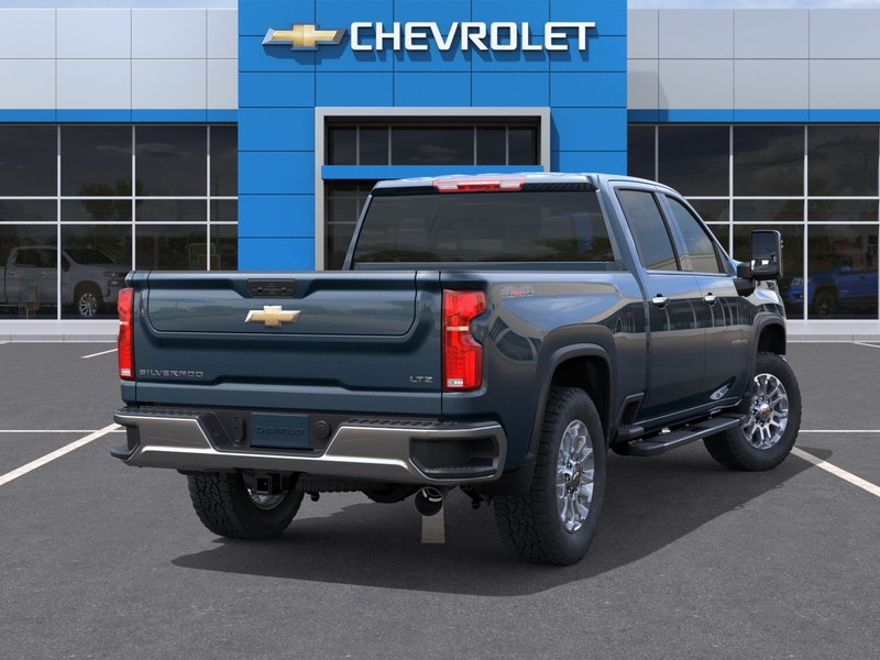 Chevrolet Silverado 2500HD Vehicle Full-screen Gallery Image 4