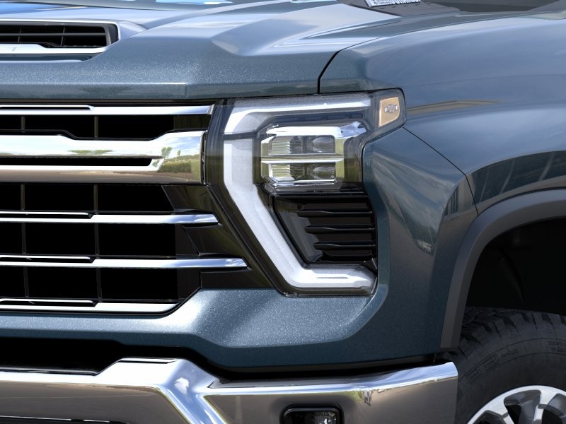 Chevrolet Silverado 2500HD Vehicle Full-screen Gallery Image 10