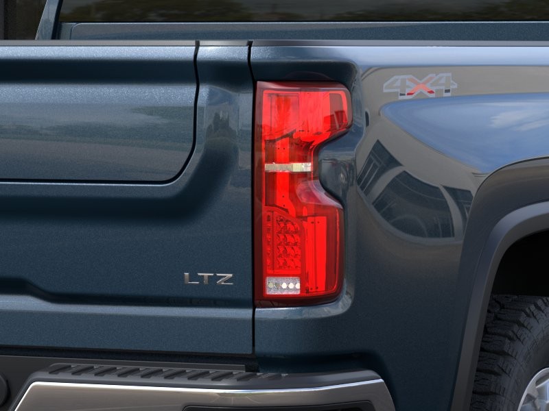 Chevrolet Silverado 2500HD Vehicle Full-screen Gallery Image 11