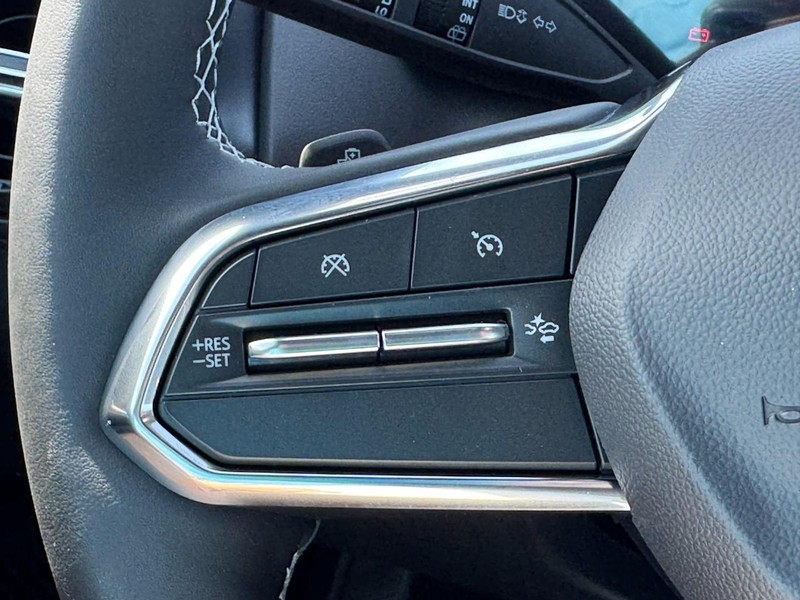 Chevrolet Equinox EV Vehicle Full-screen Gallery Image 11