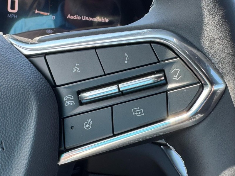 Chevrolet Equinox EV Vehicle Full-screen Gallery Image 12